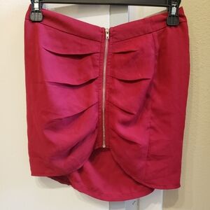 Red Tobi brand XS cinched flowy lines skirt